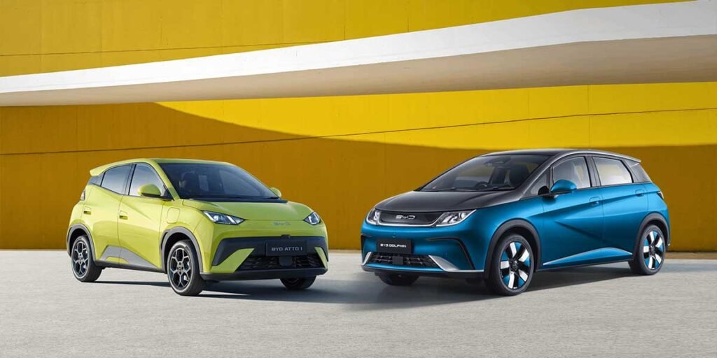Pilih BYD Atto 1 vs BYD Dolphin, yang Cocok untuk Di Jakarta?